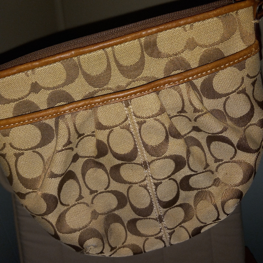 Coach crossbody bag ond size